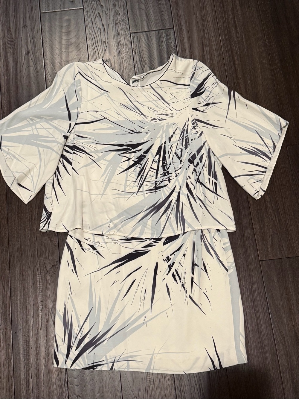 Halston Heritage Cream & Black Palm-Print Two-Piece Skirt Set